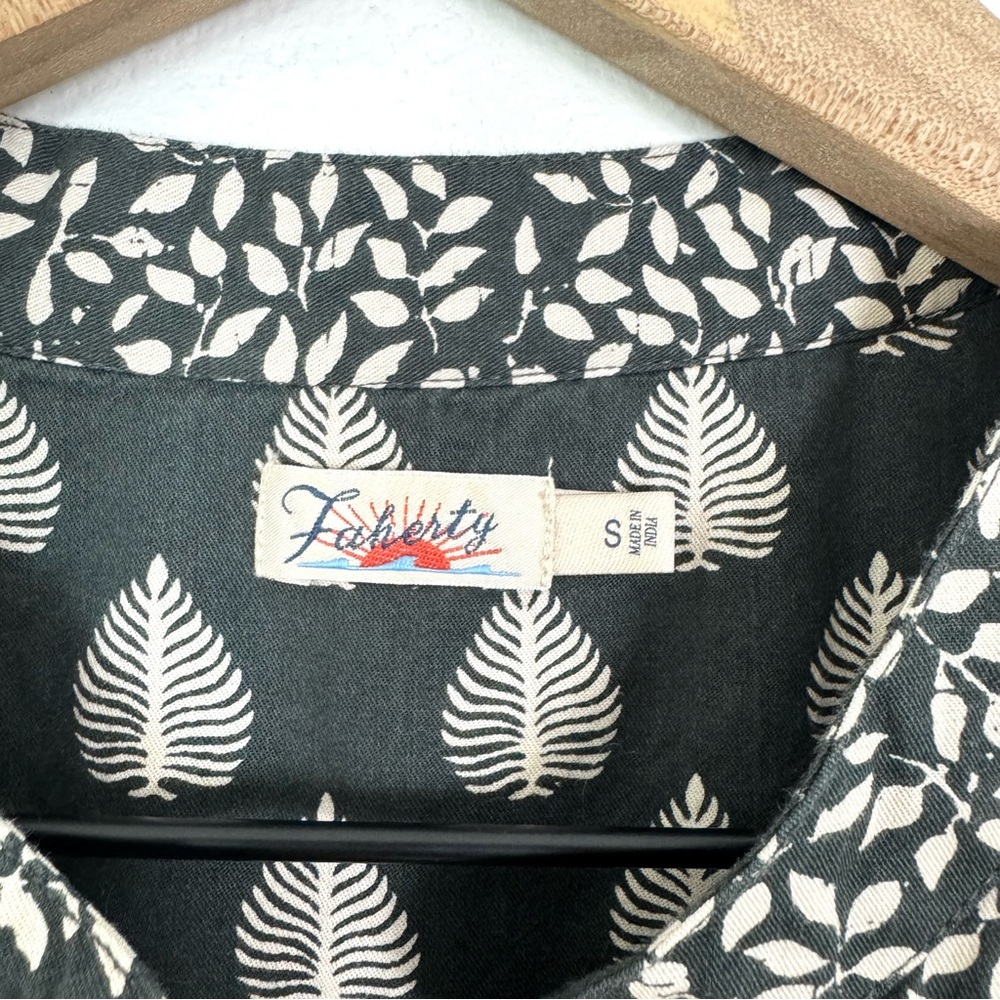Faherty Adalyn Batik Leaf Print Button Front Boho… - image 8